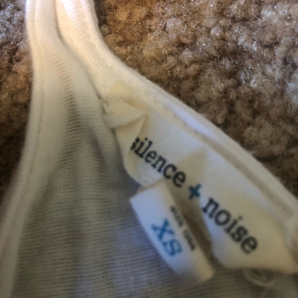 Urban Outfitters V-Neck Flowy top - Picture 2 of 3